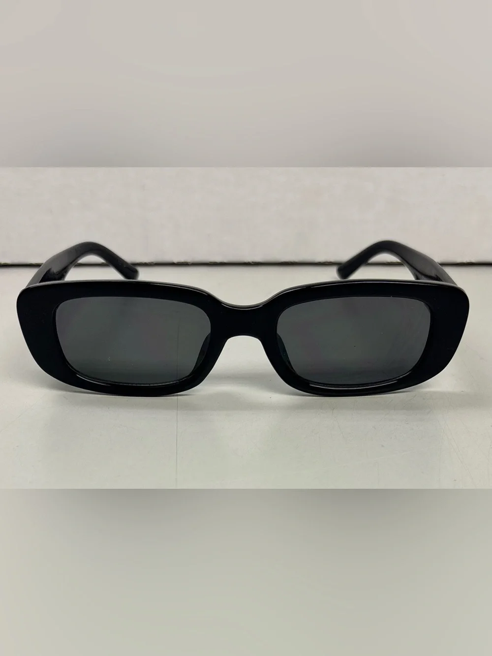 NWOT Throwin’ Shade Black Retro Tinted Sunglasses